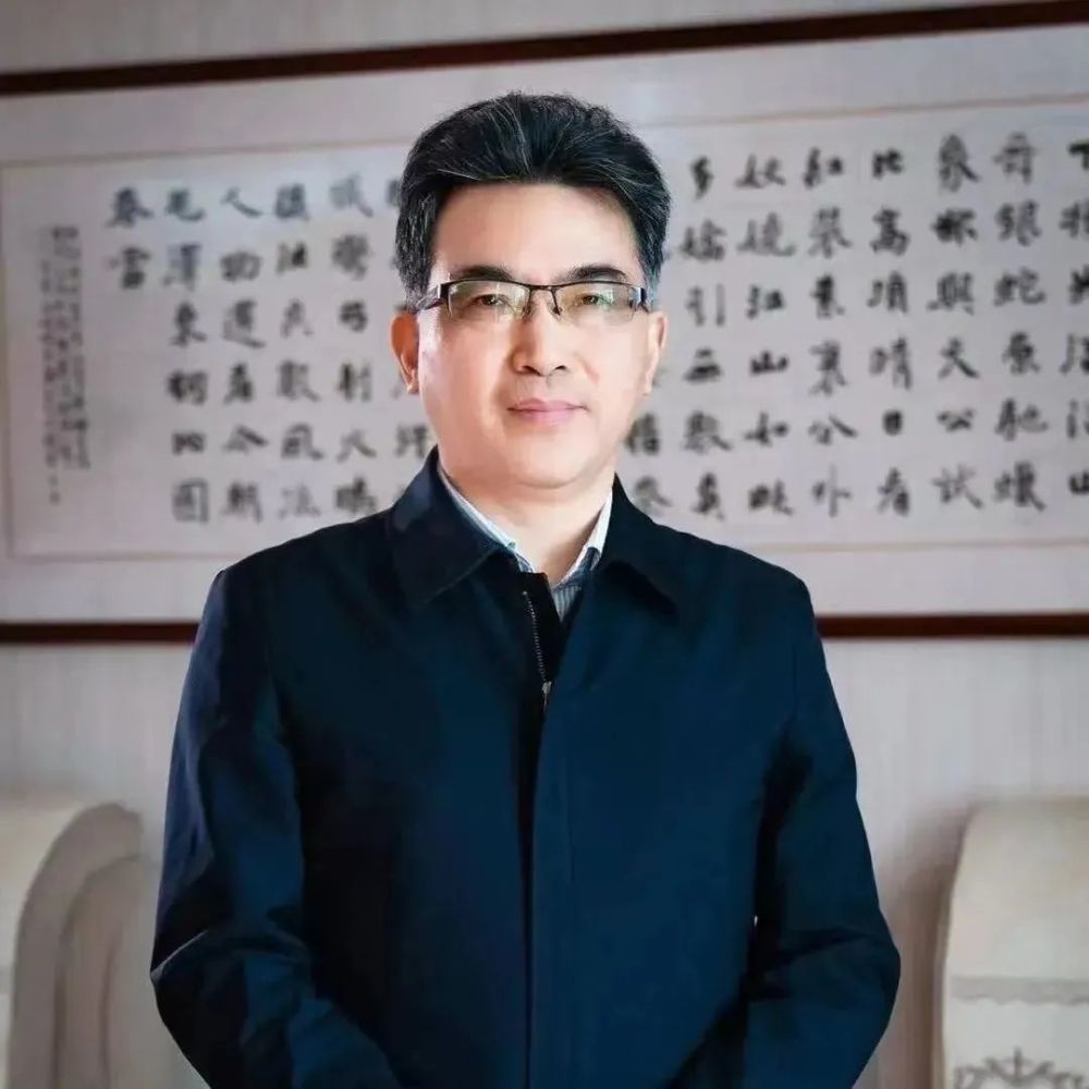 王俊鹏 苏州国际外语学校校长· 江苏省教育学会情境教育专委会理事