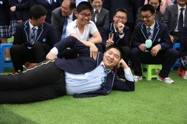 合肥一中开拍超级毕业照