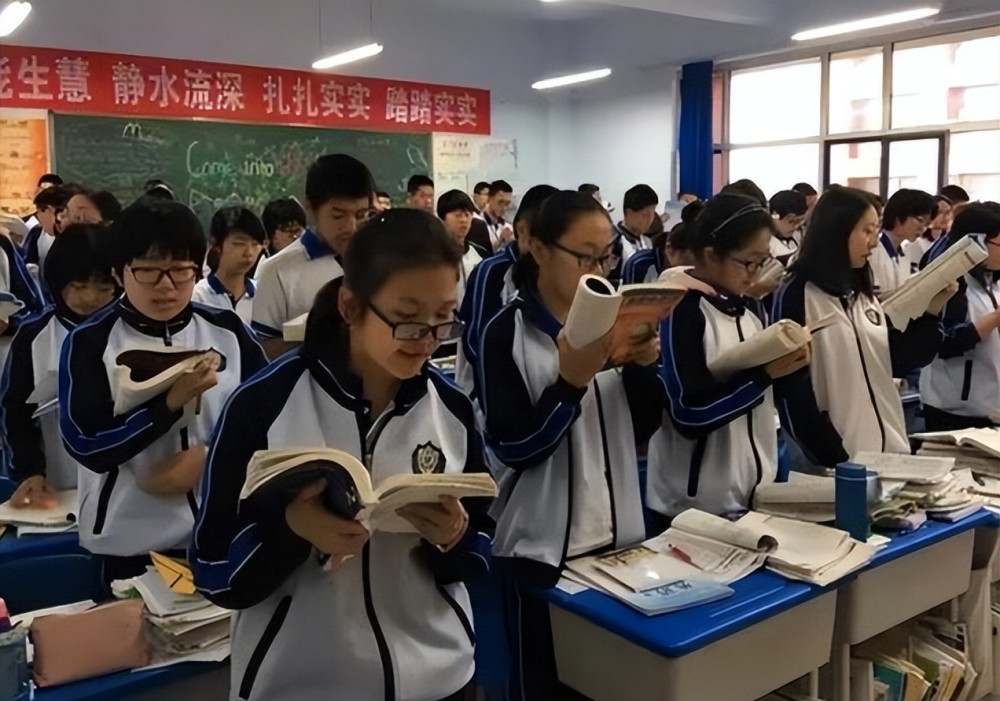 衡水中学学生上课状态曝光引发家长热议这样的教学方式合理吗