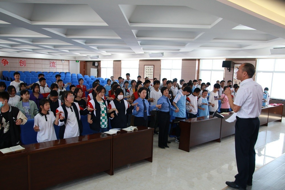 西乡五中开展幸福就在身边团体心理辅导活动