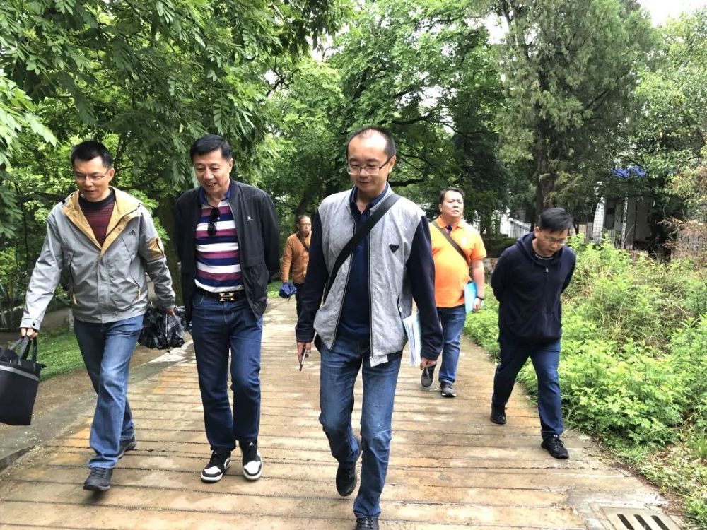 县委常委,县委宣传部部长,县安全播出指挥部领导小组组长张樱及县广电