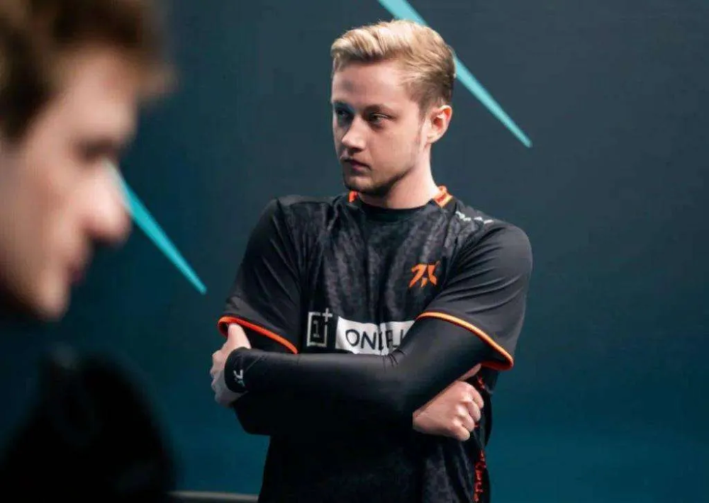 欧成近照曝光,一身纹身触目惊心?