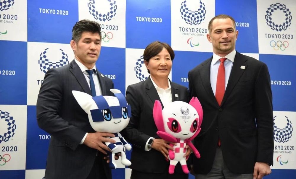 在和日本教练宇津木妙子的长久联系以及她的极力邀请下,任彦丽决定