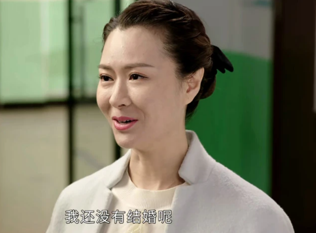 谢兰现身乡村爱情17片场与严冬冬同框被封杀传闻不攻自破