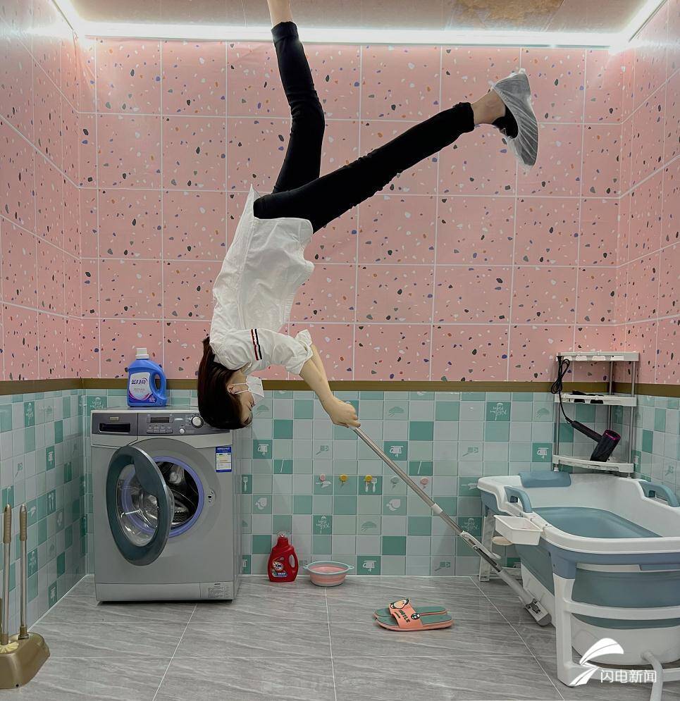 时空错乱飞檐走壁国际博物馆日记者带你体验颠倒世界的奇妙