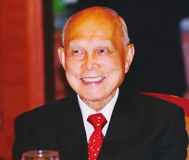 身价百亿的曹光彪,去世前决定将所有家产捐给清华,子女一分未得