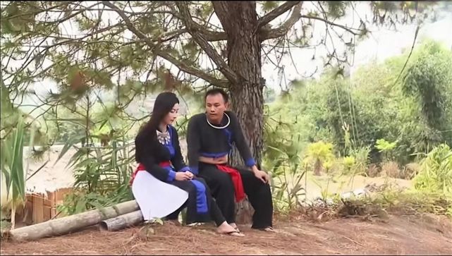 今天给大家带来一部少数民族苗族所拍摄的恐怖电影.