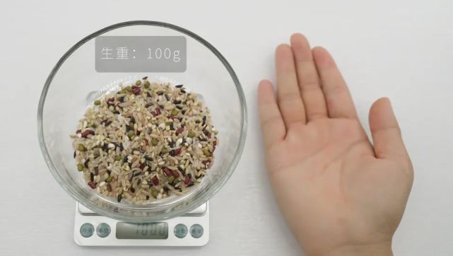 67张“用手做对照”的食物分量图，1秒让你知道该吃多少！_腾讯新闻