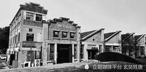 1862年,清朝重臣李鸿章在上海松江创建了上海洋炮局,也就是长安汽车的