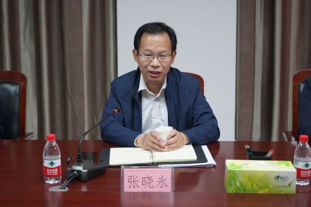 后,双方在403会议室进行了座谈,一同观看了潞安化机集团企业简介ppt