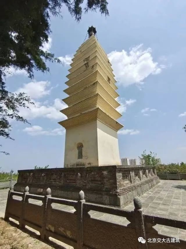 大姚白塔(第6批國保)位於雲南省楚雄彝族自治州大姚縣城西500米的寶