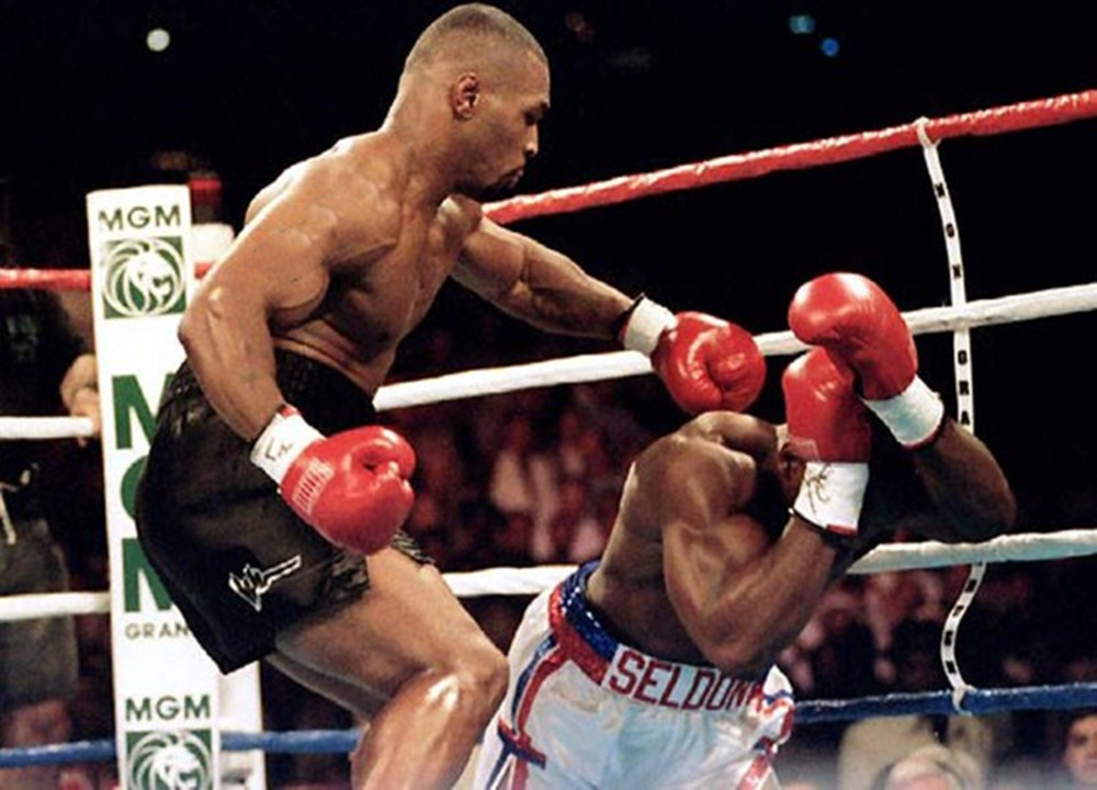 年近花甲的泰森还可以打比赛,11岁的儿子却没有在拳击领域发展,只是打