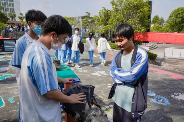 技能,讓生活更美好——記浦江縣職業技術學校職業教育活動周