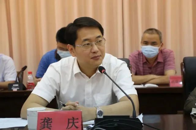 信宜市新媒体工作座谈会召开,市委书记龚庆出席座谈会并作讲话