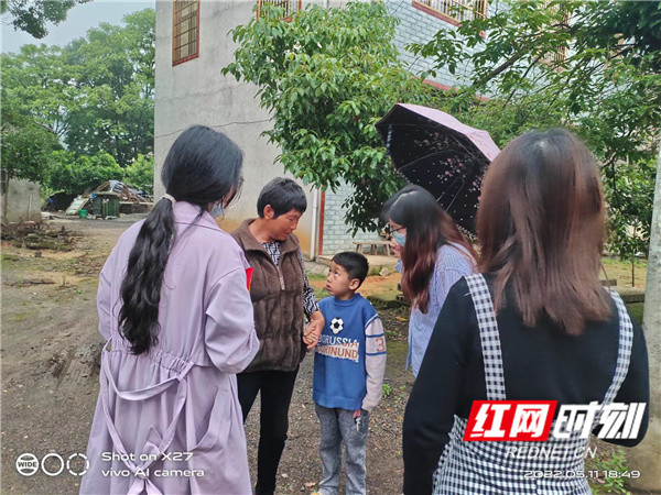 零陵区石岩头镇中心小学开展家访活动