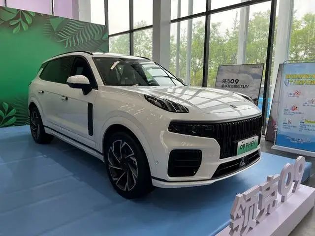 换壳沃尔沃xc90体验领克09