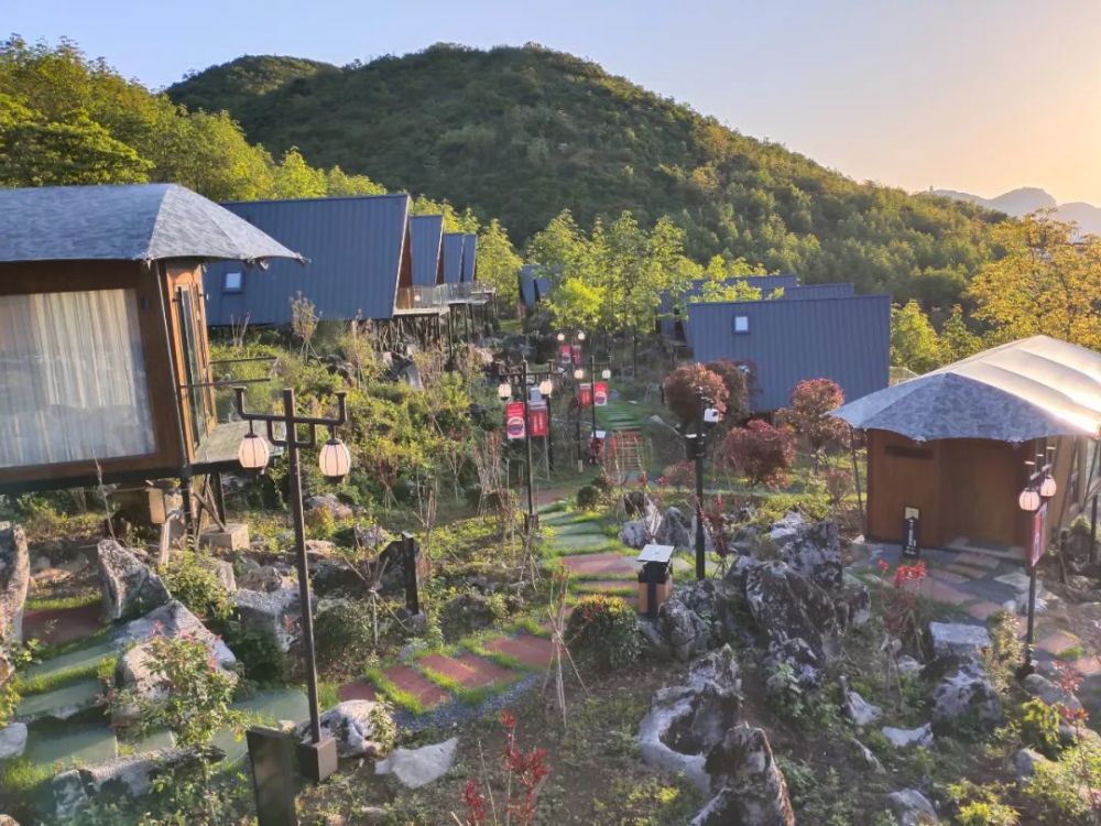 三,活动内容:从5月20起至12月31日,七星山旅游度假区对全国游客免门票