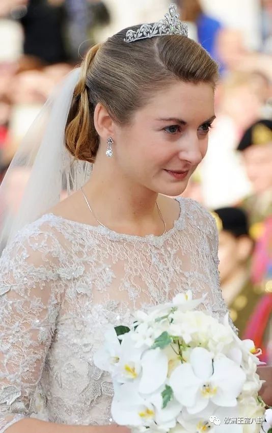 卢森堡王储妃的婚纱图片