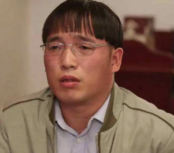 赵本山徒弟霍云龙也卖惨:养活一家八口,八千多房贷压力大