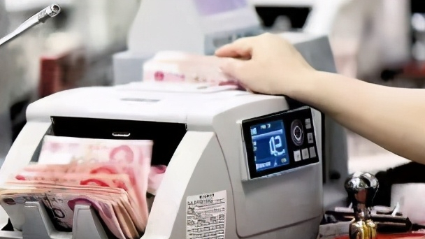 官方回应河南4家村镇银行取款难 保护储户的合法权益