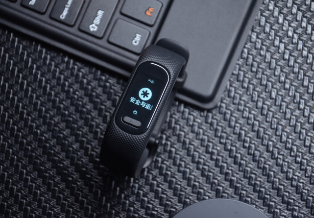 5克的运动健康智能手环:佳明garminsmart 5简评