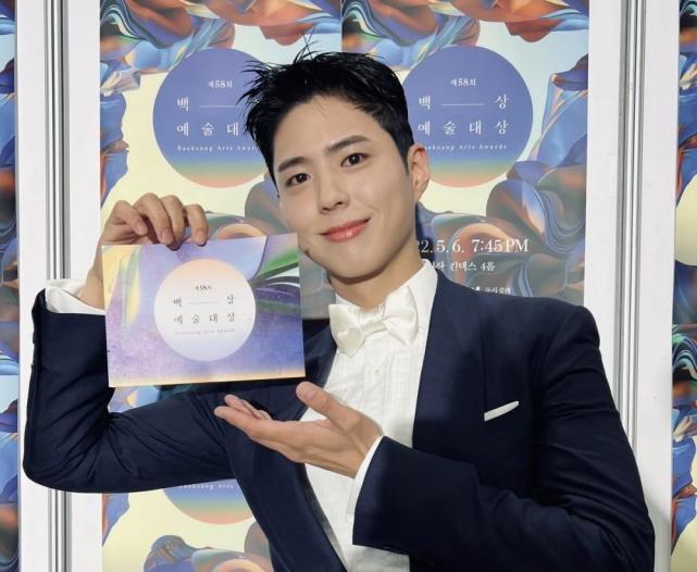 《社内相亲》朴宝剑版"姜泰武"广告回顾,3个"撕漫男友"你喜欢哪一款?