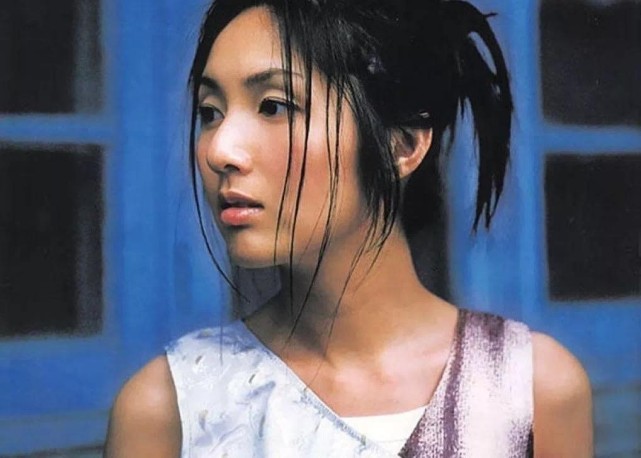 杨千嬅加盟华纳:重新出发,"春娇"的音乐之路