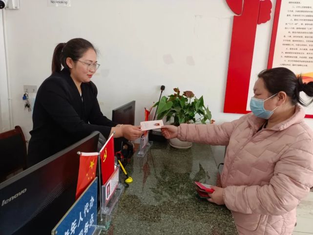 人大代表胡燕柔肩挑重担一线展芳华