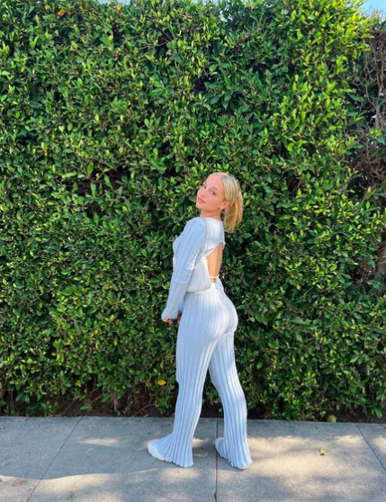 揭秘布朗尼女友校花网红运动健将获詹嫂认可老詹被小女儿逗乐