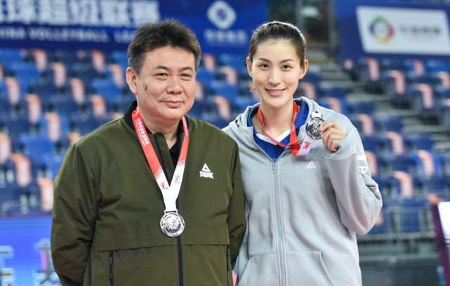 中国女排主帅蔡斌透露教练组分工赖亚文指导退居幕后