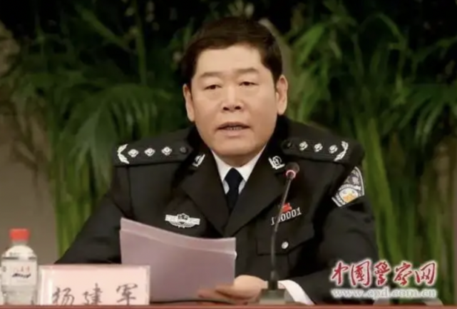 2017年2月至2017年11月,孟炜担任沈阳市公安局副局长,与时任沈阳市