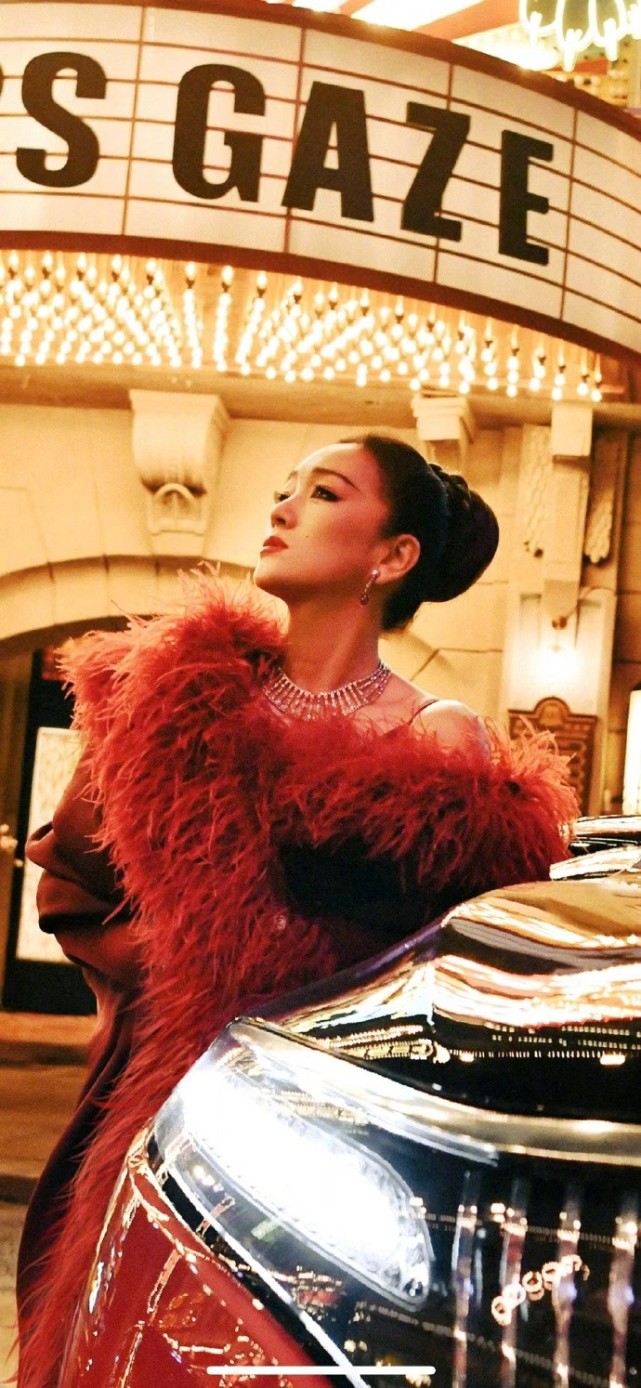 复古红唇超级迷人,网友:巩皇就是巩皇啊_腾讯新闻