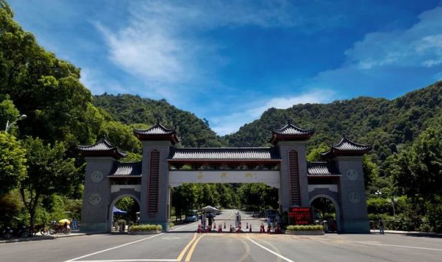 南海灣森林生態園--午餐:一品燒農莊--西樵山風景名勝區--晚餐:旺閣