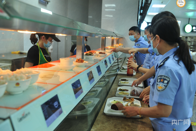 "有颜更有料"福建省漳州监狱民警食堂添新标签_腾讯新闻