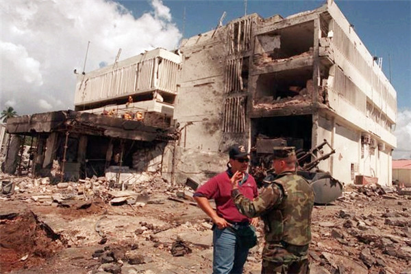 1999年美国轰炸中国大使馆,当时为啥不反击?如今才知当时的心酸