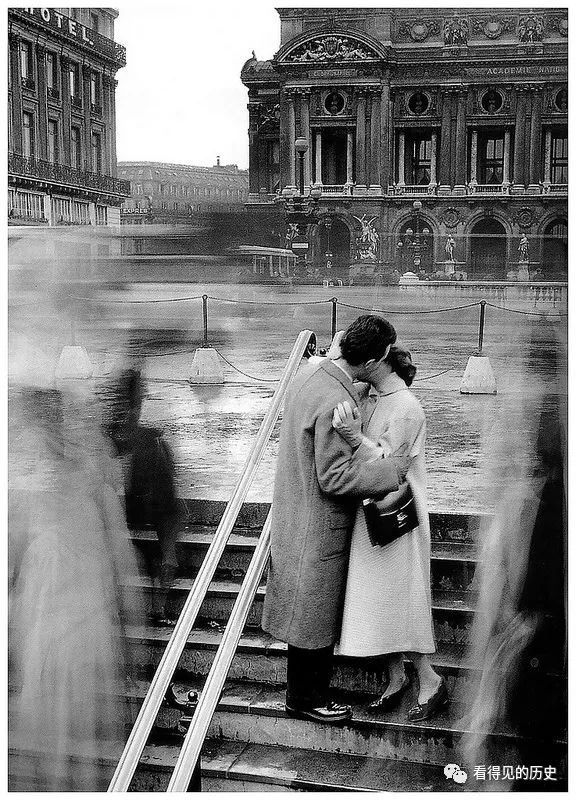 法国摄影师拍摄的老照片 那些美丽的亲吻