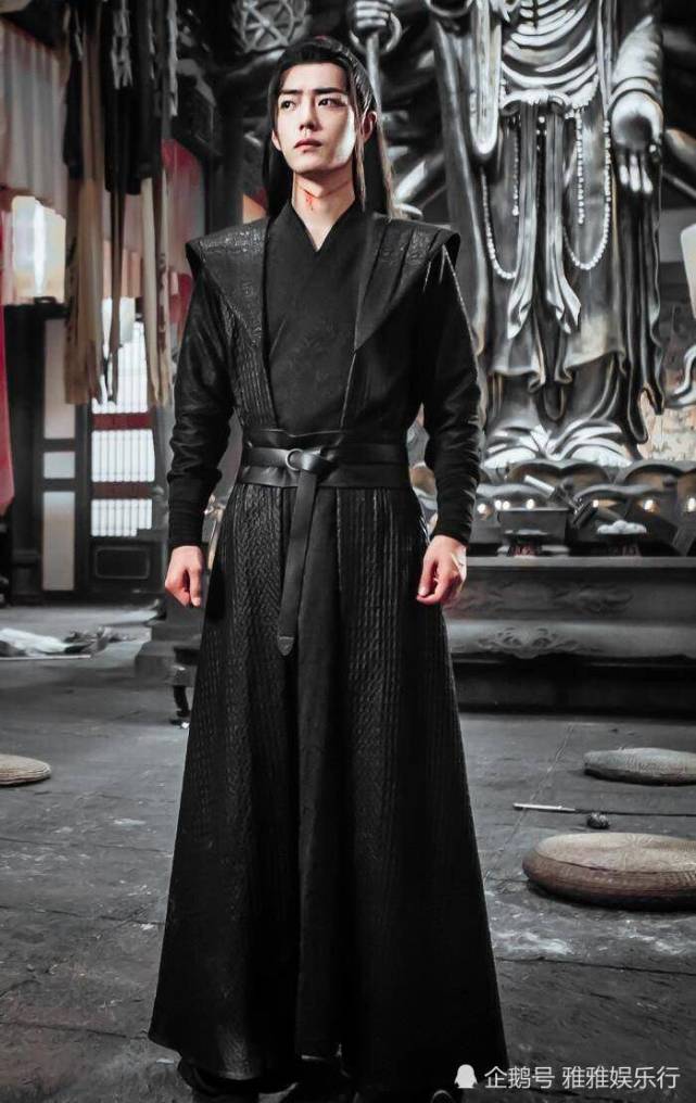肖战《玉骨遥》路透曝光,一袭白衣俊美无双,行走的氛围感天花板
