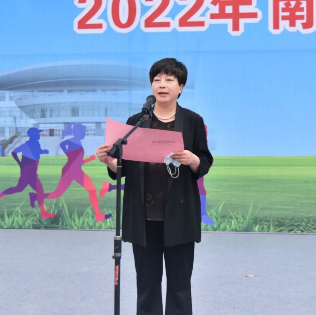 南阳市人民政府副秘书长李芳,南阳市卫生健康体育委员会党组书记,主任