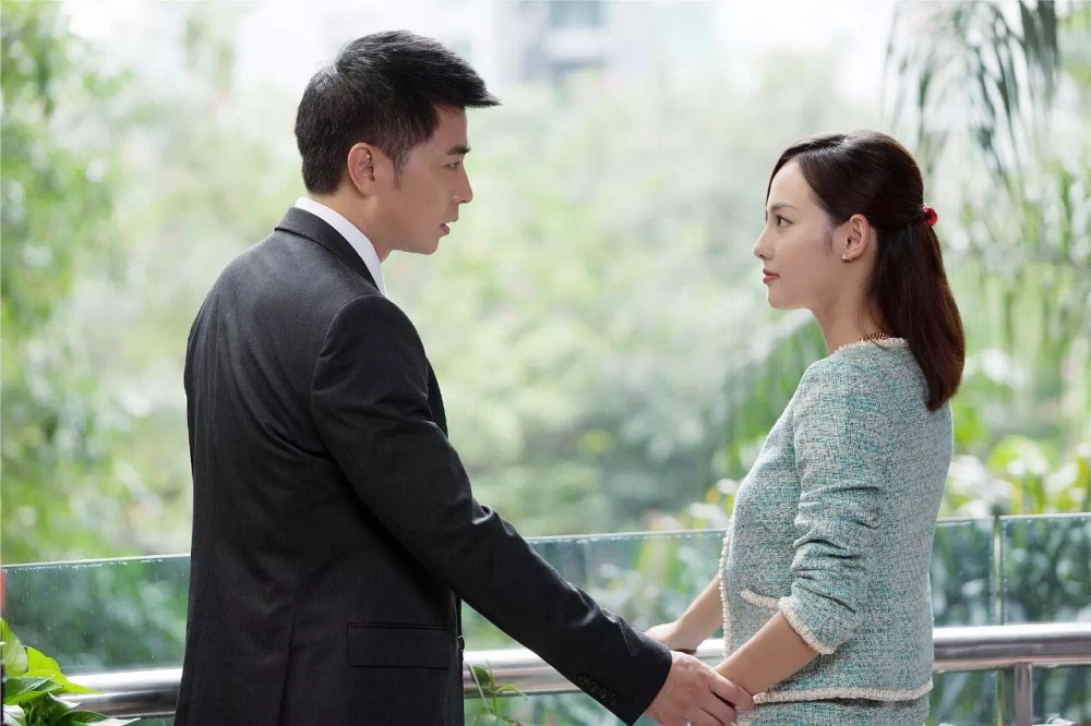 《爱我,你别走》开播,张嘉倪保剑锋主演,生活剧,中老年最爱_腾讯新闻