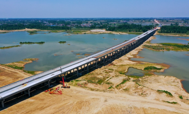 六安:s325项目淠河特大桥顺利贯通