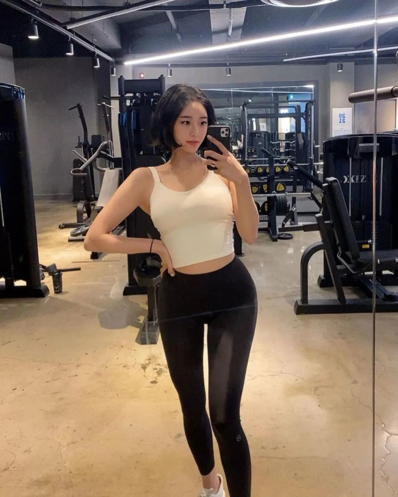 现在的健身房老板娘身材都这么野了吗