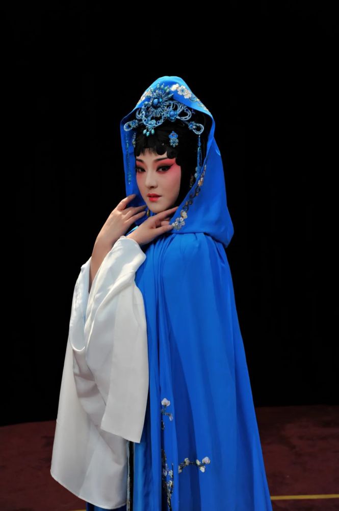 照片里的青春|魏春荣:我与昆曲共成长_腾讯新闻