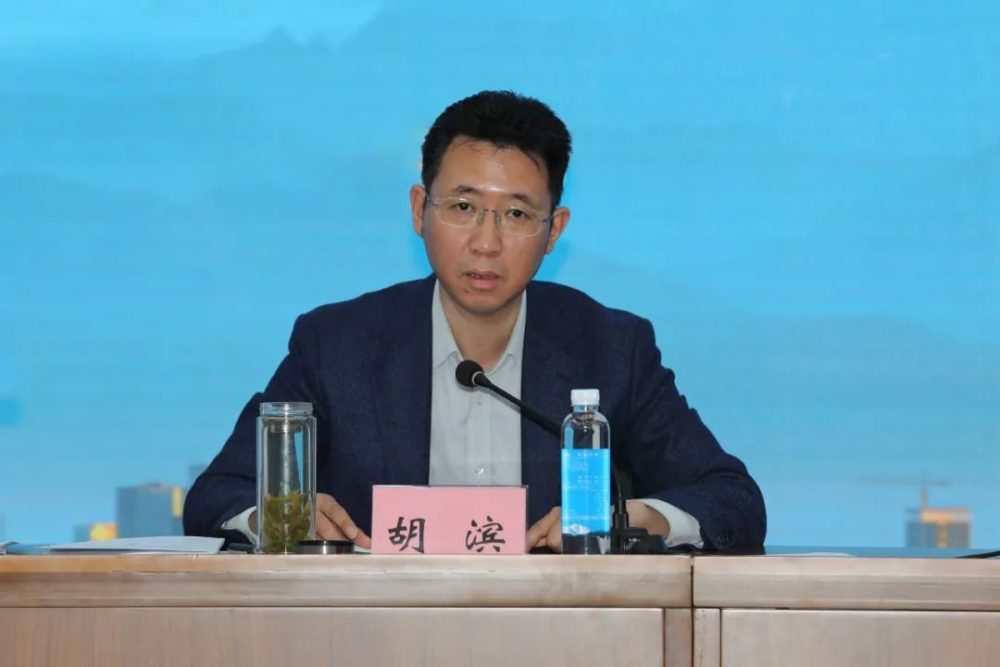 胡滨01提高站位,以大历史观,大时代观深刻认识人才驱动的极端重要