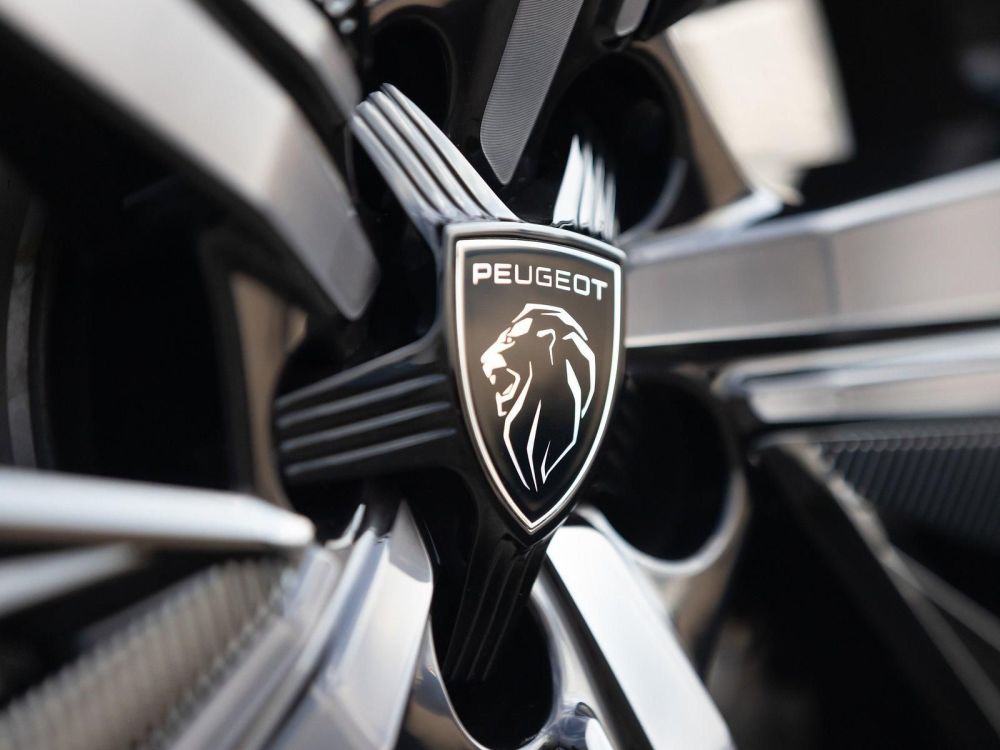 新408将于6月份亮相东风标致焕新使用全新狮标logo