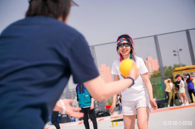 風靡歐美的spikeball4個人就能玩今年夏天火了