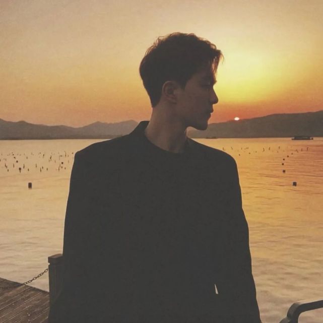 "头像"一些氛围感十足的男生头像,又酷又飒,希望喜欢