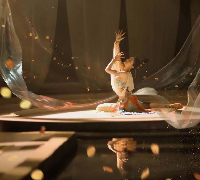 一舞动长安被赞绝世舞姬的唐诗逸会成为浪姐3的黑马吗