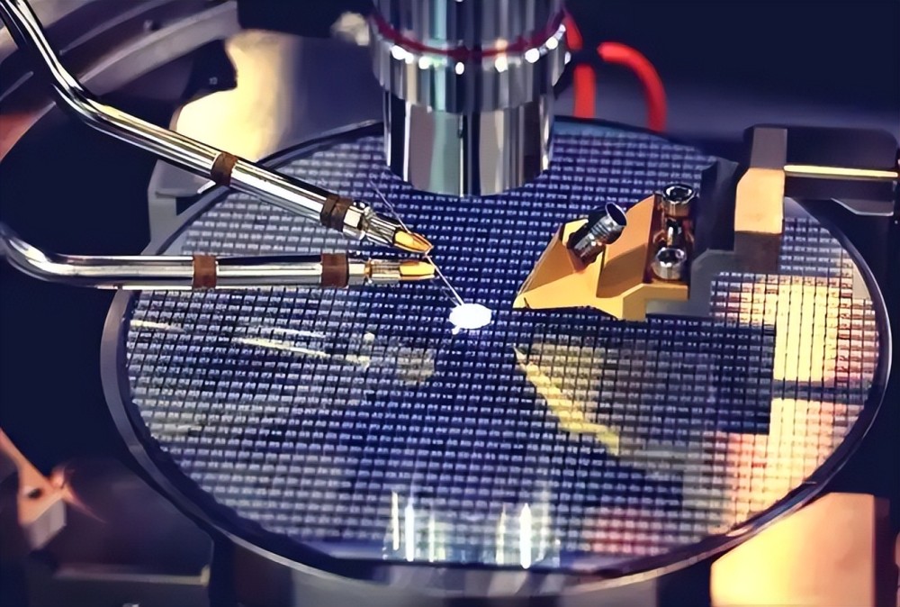 连美国也造不出光刻机,荷兰凭什么能够垄断全球?中国能否破局?