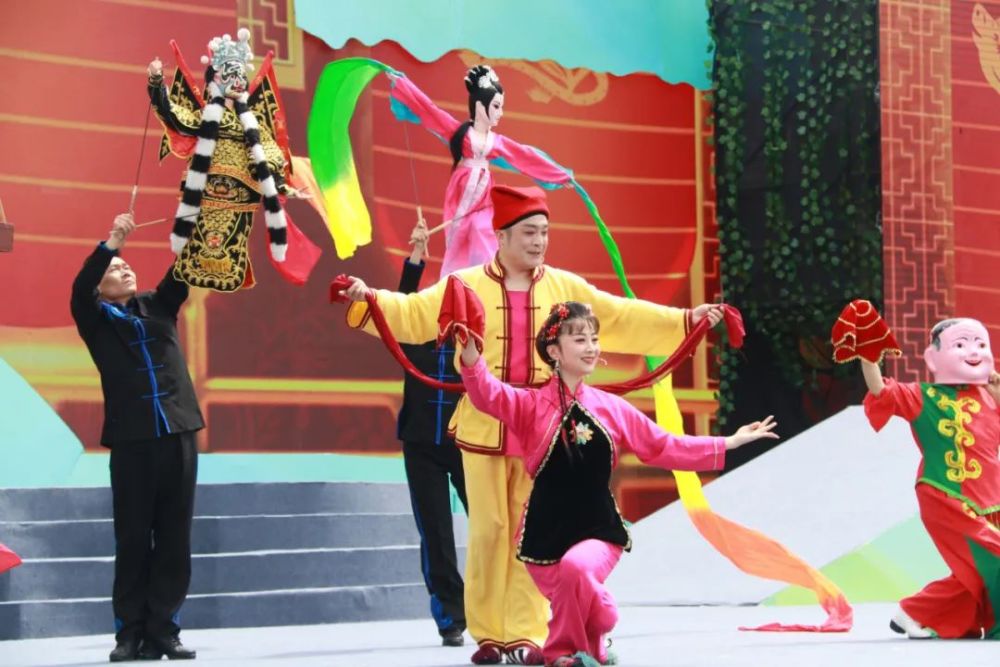 花鼓戏夫妻观灯以厚重的非遗为底蕴展示商洛的独特魅力