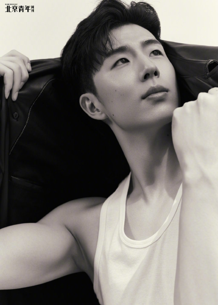 原地结婚王诗玥柳鑫宇520拍时尚照大柳偷偷玩玥玥头发疯狂撒糖